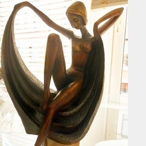 Beautiful naked Luna Sculpture